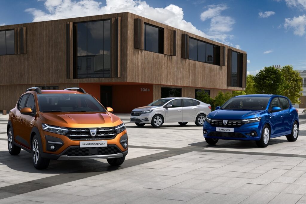 Dacia dezvăluie preţurile pentru generaţia a treia. Cu cât vor putea cumpăra românii noile Logan sau Sandero