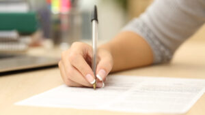 Semnătură pe un document