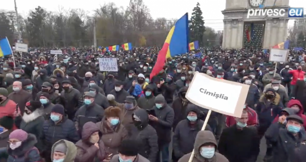 Mii de moldoveni au răspuns apelului lansat de Maia Sandu. Protest masiv la Chișinău