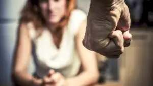 ONU își dorește eliminarea violenţei împotriva femeilor şi fetelor. E nevoie de o acţiune la nivel internaţional