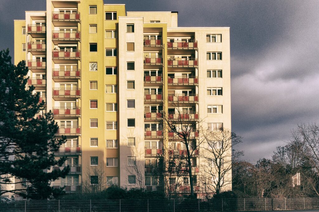 Prețul apartamentelor în cele mai mari orașe din România. Cu cât s-a majorat prețul locuințelor noi
