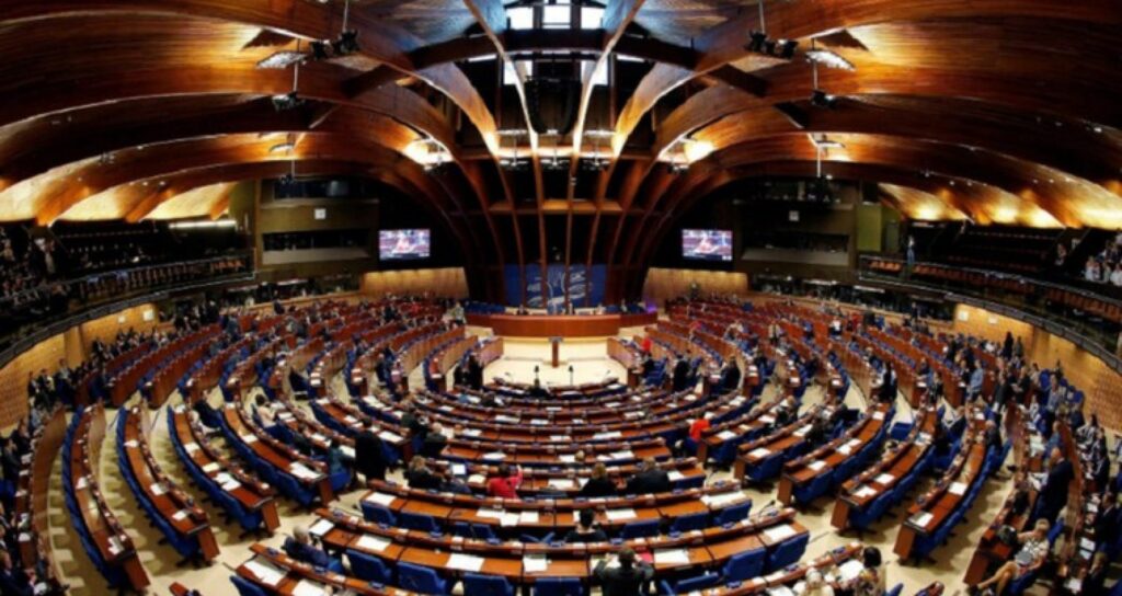 Adunarea Parlamentară a Consiliului Europei și-a ales noul secretar general. Este o premieră
