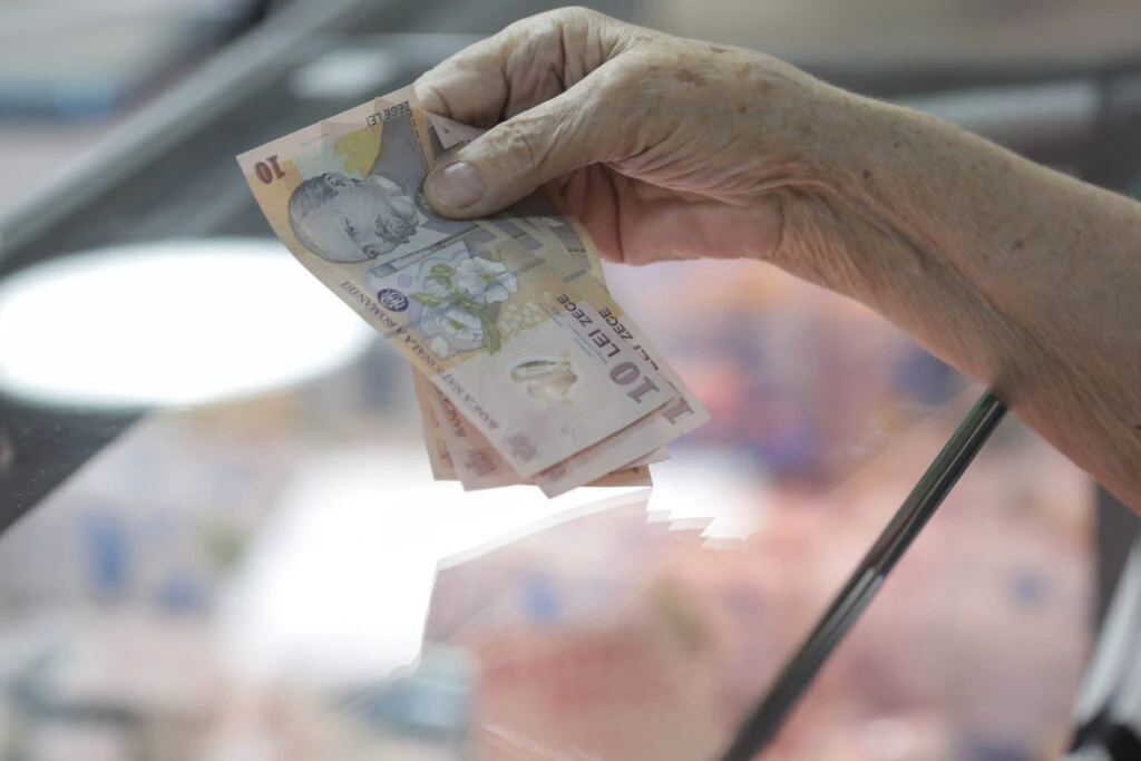 Anunț major pentru românii cu pensii mici. Vor primi mai mulți bani. 4 milioane de români vor beneficia