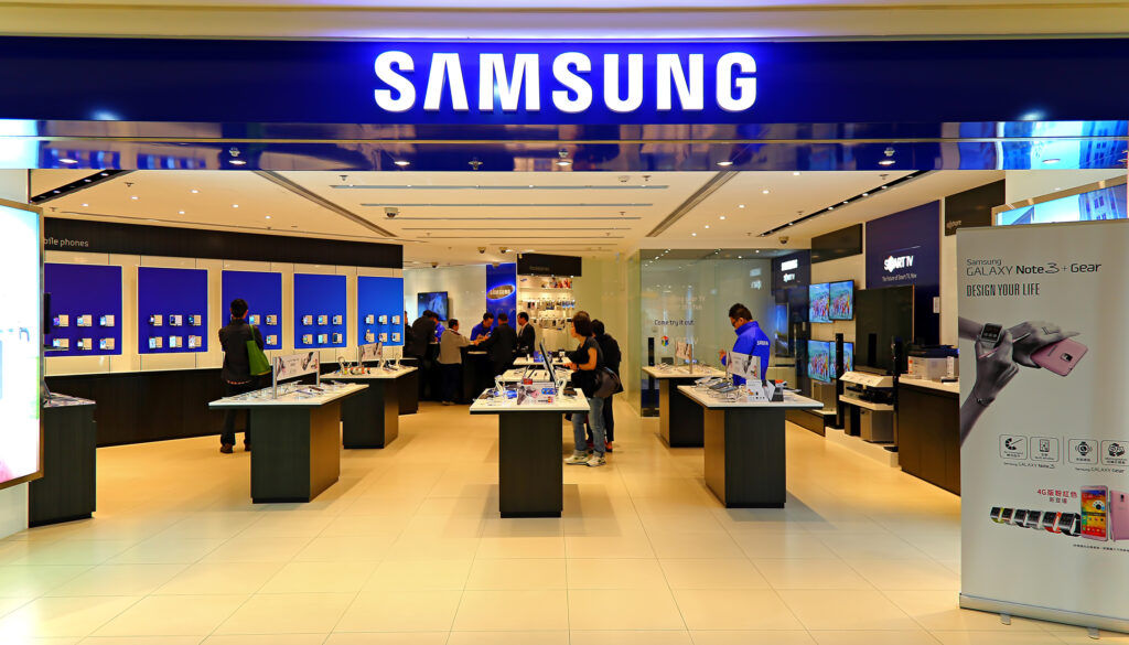 Compania Samsung a anunțat că opreşte livrările de produse în Rusia