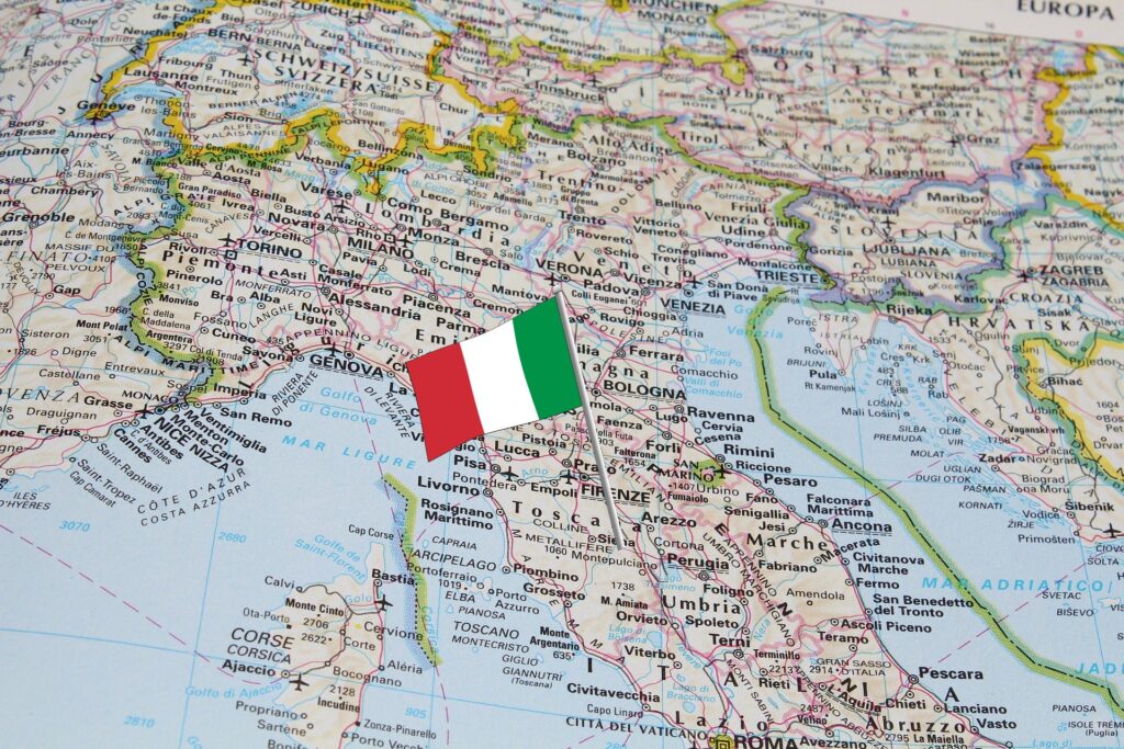 Pentru prima dată în Italia, la Napoli a fost descoperită o variantă rară a virusului COVID-19