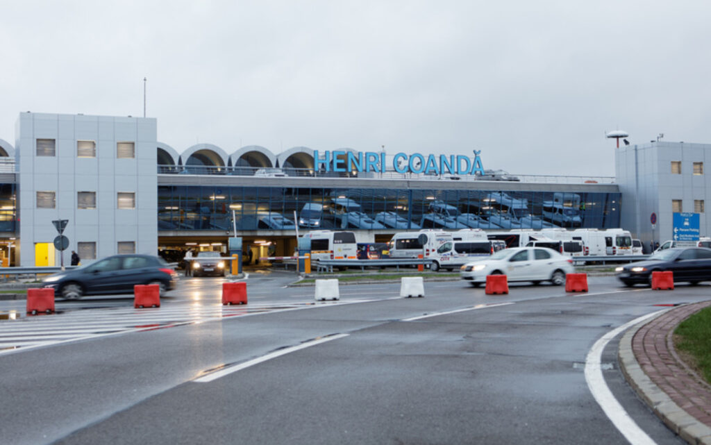 UPDATE Alertă cu bombă pe Aeroportul Otopeni! Toți pasagerii au fost evacuați de urgență