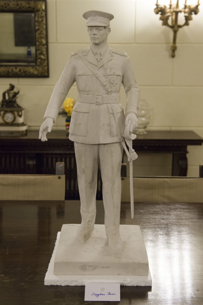 100 de ani de la nașterea Regelui Mihai I: Ministerul Culturii va finanța o statuie dedicată acestuia la Sinaia