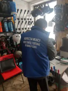Amenzi pe bandă rulantă. Inspecția Muncii a făcut controale riguroase
