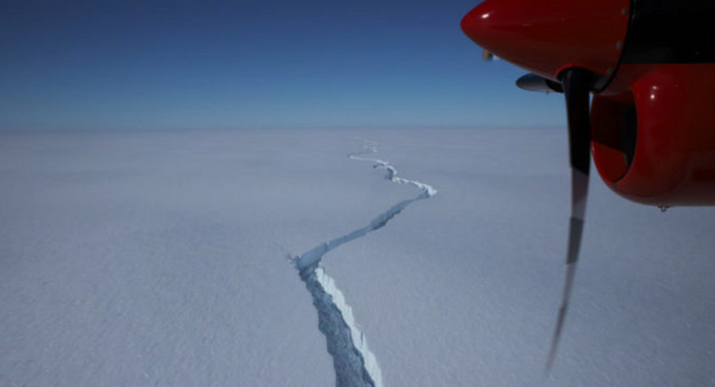 Un ghețar imens s-a desprins din Antarctica. E la fel de mare ca Parisul sau Londra. Imagini spectaculoase VIDEO