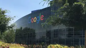 Profitul Alphabet, compania-mamă a Google, a scăzut puternic. Acțiunile s-au prăbușit cu 9%, deși veniturile au crescut cu 25%