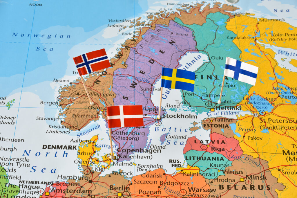 Țările nordice domină în materie de utilizare a serviciilor bancare online în Europa