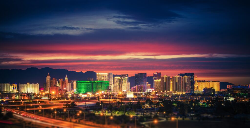 Pandemia stinge luminile din Las Vegas. Capitala jocurilor de noroc înregistrează o pierdere majoră