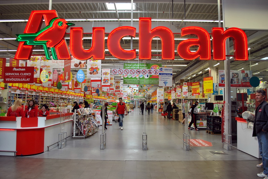 Auchan lansează un program de noi beneficii pentru clienții săi. Poți câștiga 10.000 de euro