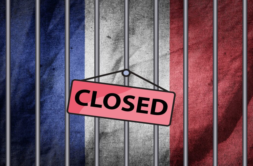 Franța pune lacătul până în luna mai! Anunț de ultim moment al președintelui Macron