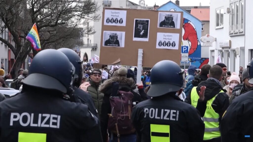 Germania interzice oamenilor să mai protesteze! Cum explică Poliţia această decizie fără precedent