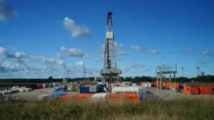 Vot final în Parlamentul European pe tema emisiilor de metan. Virgil Popescu: Amânarea cu 3 ani protejează producția de petrol și gaze