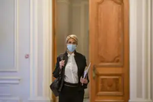 Urmează să avem o explozie a numărului de pensionari. Raluca Turcan: Sistemul de pensii din România este pe punctul să se prăbușească