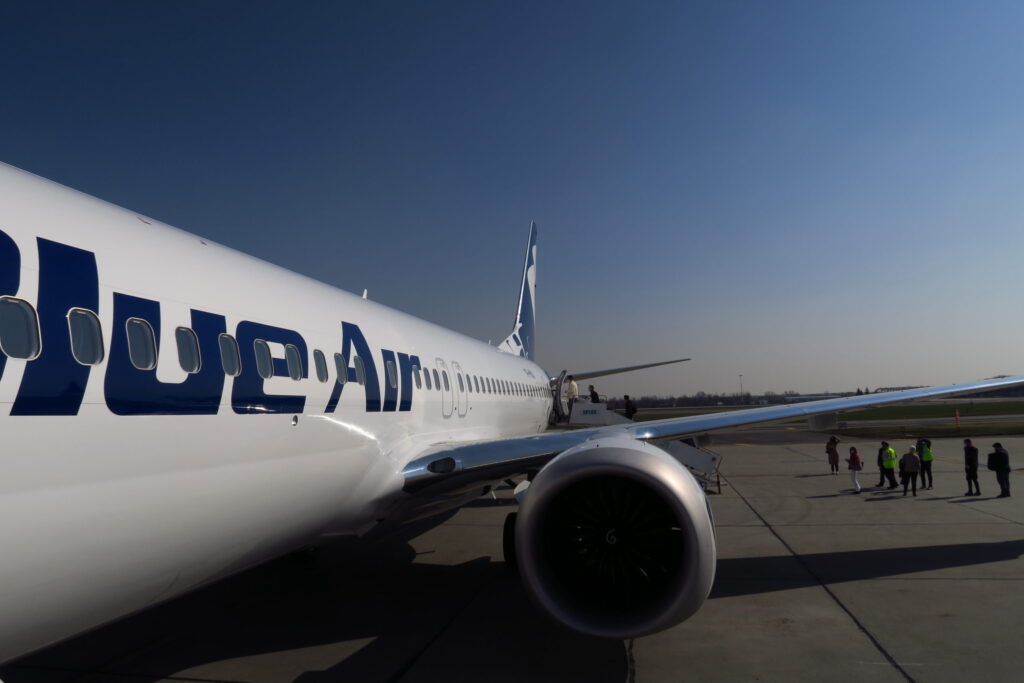 Bogdan Chiriţoiu: Dispariţia Blue Air este una din cauzele scumpirii biletelor de avion
