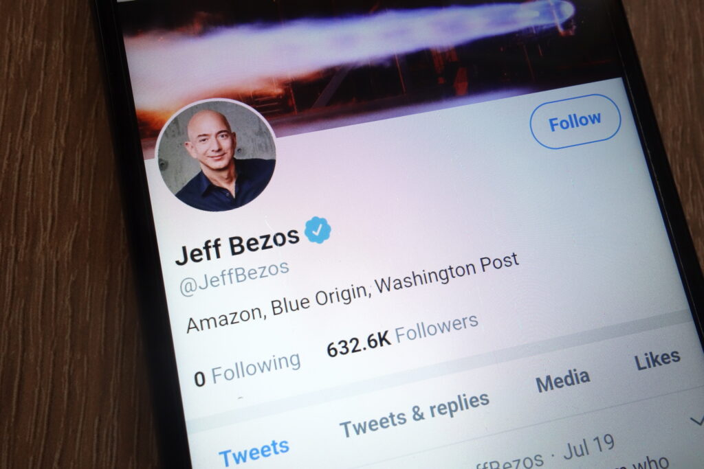 Cine îl va însoți pe Jeff Bezos în spațiu? Zborul este planificat pentru 20 iulie