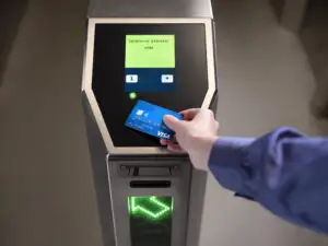 Puteți rămâne fără bani pe card! O mare bancă din România avertizează
