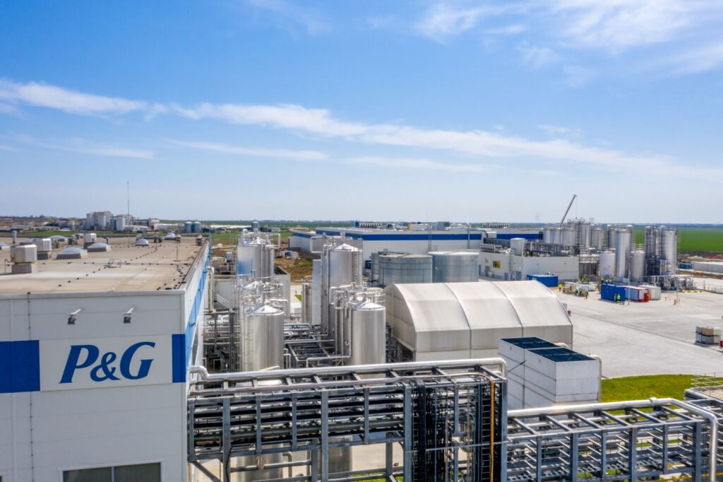 P&G a deschis o nouă fabrică! Va produce capsule de detergent Ariel PODS pentru consumatorii europeni