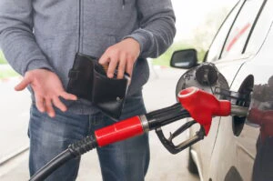 benzină motorină scumpă