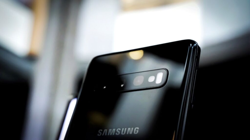 Samsung Upcycling at Home: cum să dai o nouă viață unui telefon Galaxy mai vechi