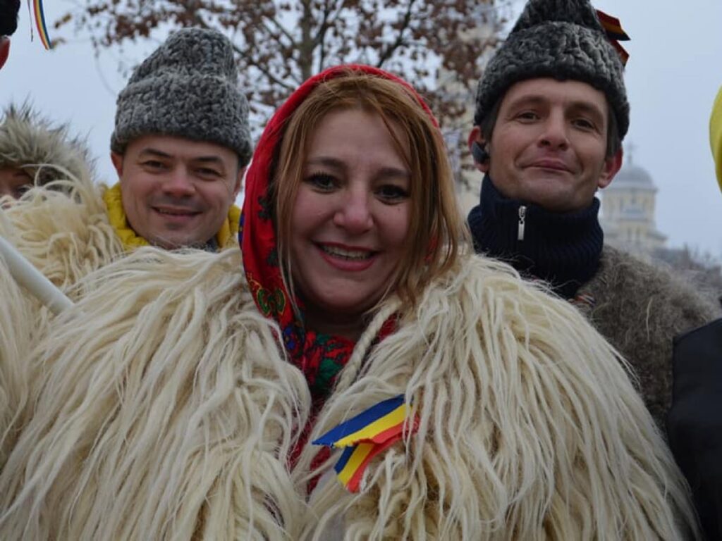 Diana Șoșoacă a fost prinsă în fapt! Cu cine a fost văzută la Ambasada Rusiei (FOTO)