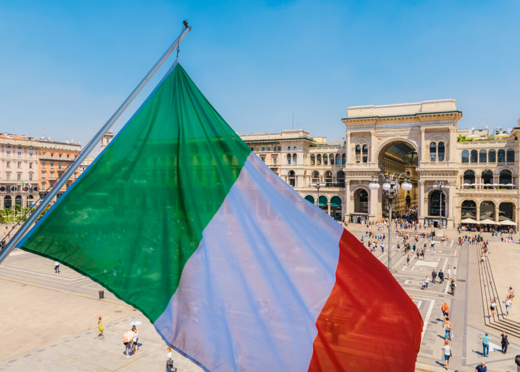 Italienii se revoltă împotriva certificatului verde! Ameninţări cu blocarea sistemului feroviar