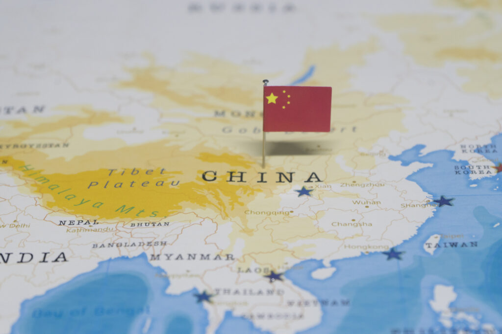 Chinezii pun stăpânire pe toată lumea: „Companiile chineze se extind în forţă, realizând investiţii peste tot”