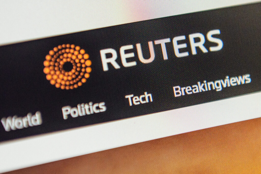 Agenția de presă Reuters are un nou director. Cine l-a înlocuit pe Stephen J. Adler? Este prima oară când se întâmplă asta