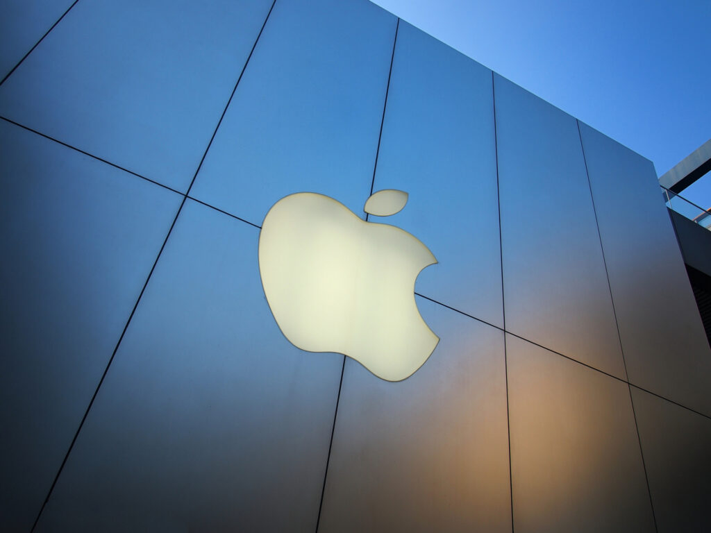 Apple face lansări pe bandă rulantă! Gigantul american a prezentat noua serie iPhone 13, două modele noi de iPad și Watch Series 7