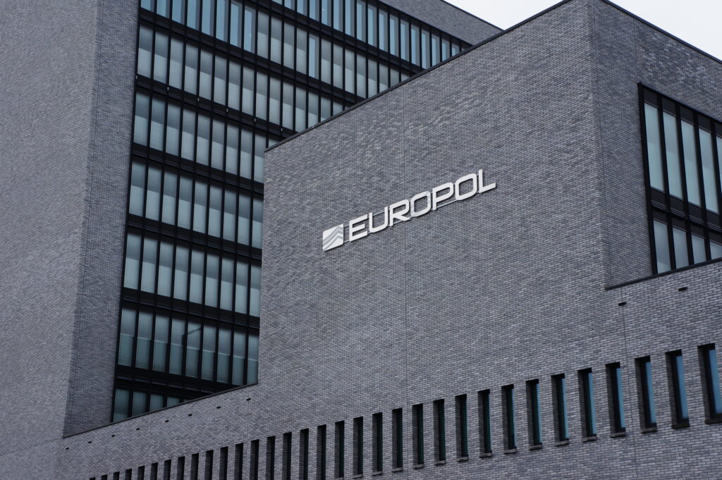 Europol a anunțat dezmembrarea unui „super-cartel” al drogurilor din Europa