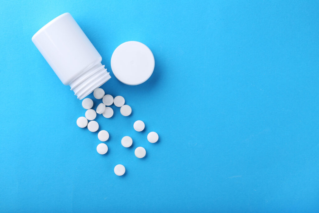 Adevărul despre aspirină și Paracetamol. Au mai multe efecte adverse decât vaccinul anti-covid