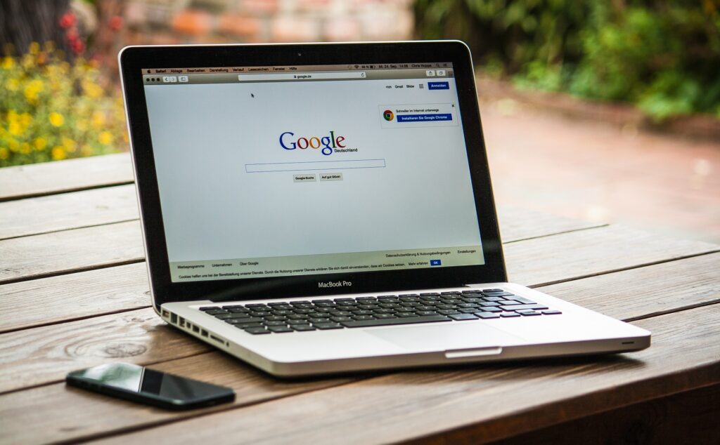 Google face schimbări la motorul său de căutare pe internet