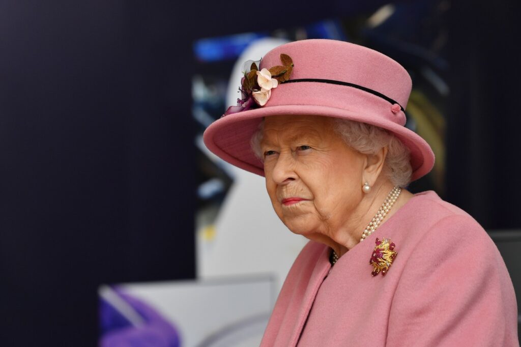 Regina Elisabeta a II-a a fost vaccinată cu doza de rapel. Ce a făcut după vaccinare