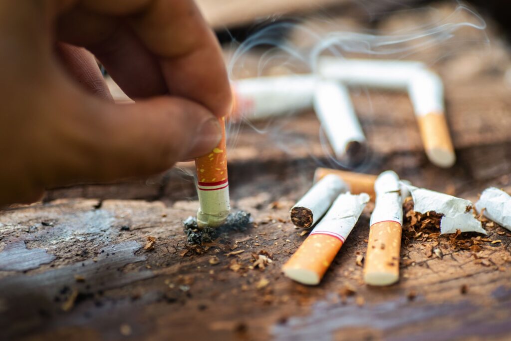 Se dă lege pentru fumătorii din România. Guvernul a luat deja decizia