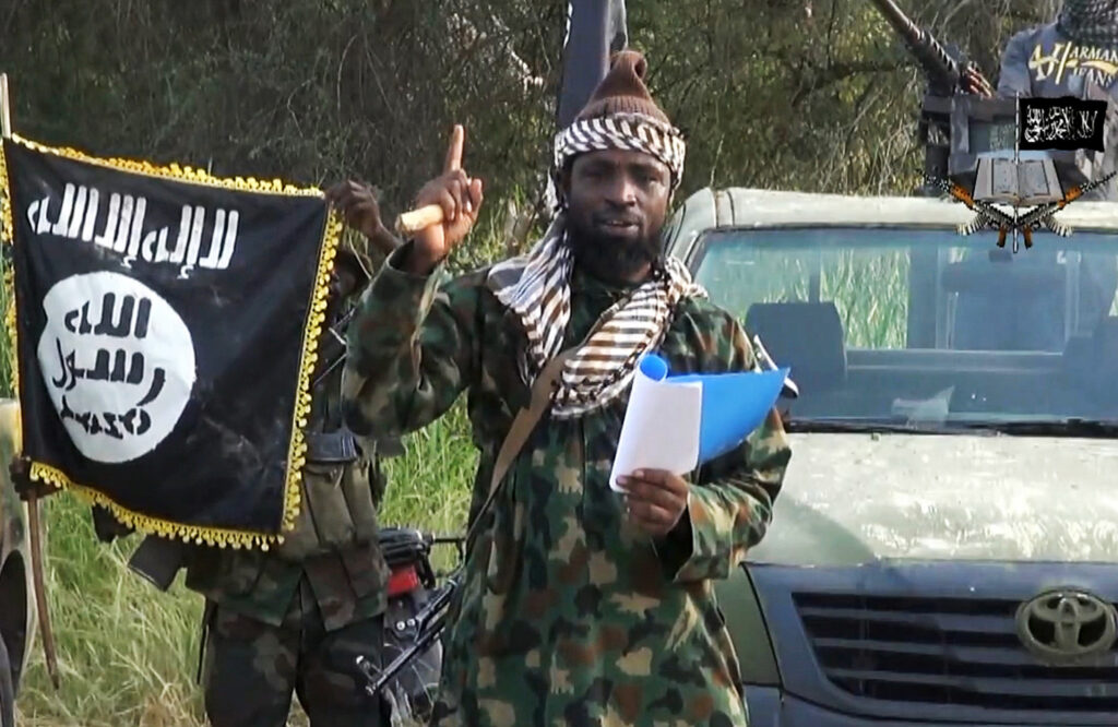 Jihadiștii au ajuns să se omoare între ei! Liderul Boko Haram din Nigeria, tentativă de sinucidere pentru a nu fi prins de ISIS
