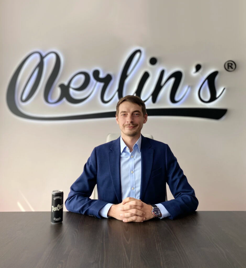 Exclusiv pentru „Top 100 Manageri”! Codrin Alexianu, Marketing and PR Specialist Merlin’s Beverages, creatorii Pop Cola și vitamin aqua