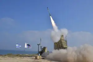 Cerul Palestinei, împânzit de rachete. Armata israeliană a lansat un nou tir