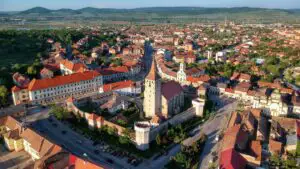 Metodă inedită de recuperare a datoriilor: Primăria din Aiud a pus sub sechestru zeci de maşini