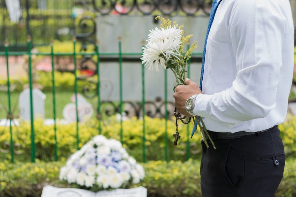 Cum se obține ajutorul de înmormântare