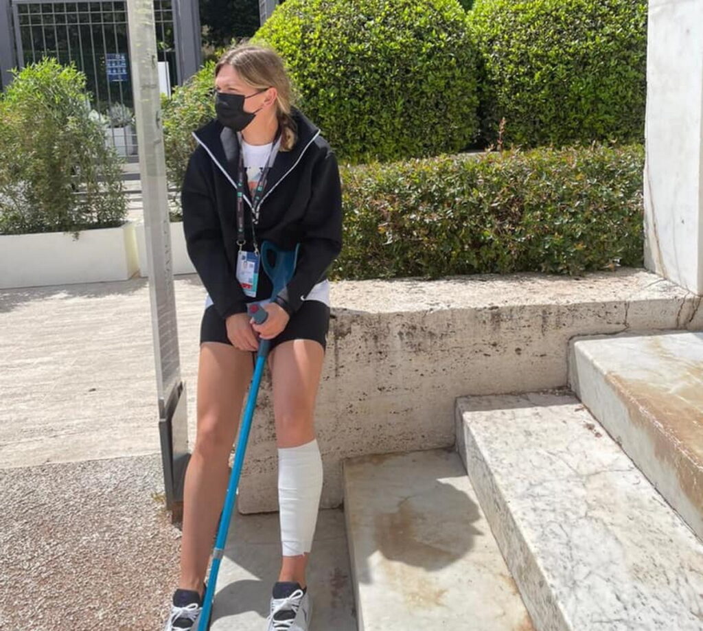Simona Halep stă departe de tenis pentru o perioadă. Cum se simte după accidentarea de la Roma