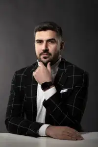 Apare o nouă rețea de socializare, inventată de români! Cui se adresează TOKHIT