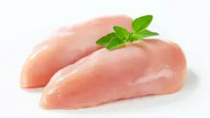 Adevărul despre carnea de pui! S-a aflat ce baga în ea, de fapt. Cum îți dai seama?