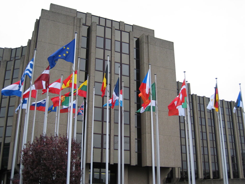 Curtea de Conturi Europeană spune că UE are nevoie de un cadru de supraveghere mai puternic pentru combaterea spălării banilor