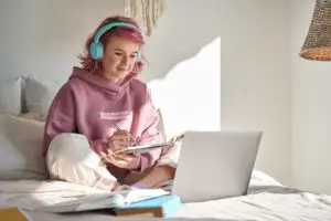 Studiu: 50% dintre elevii din România fac meditații pentru BAC. Care este impactul în nota finală