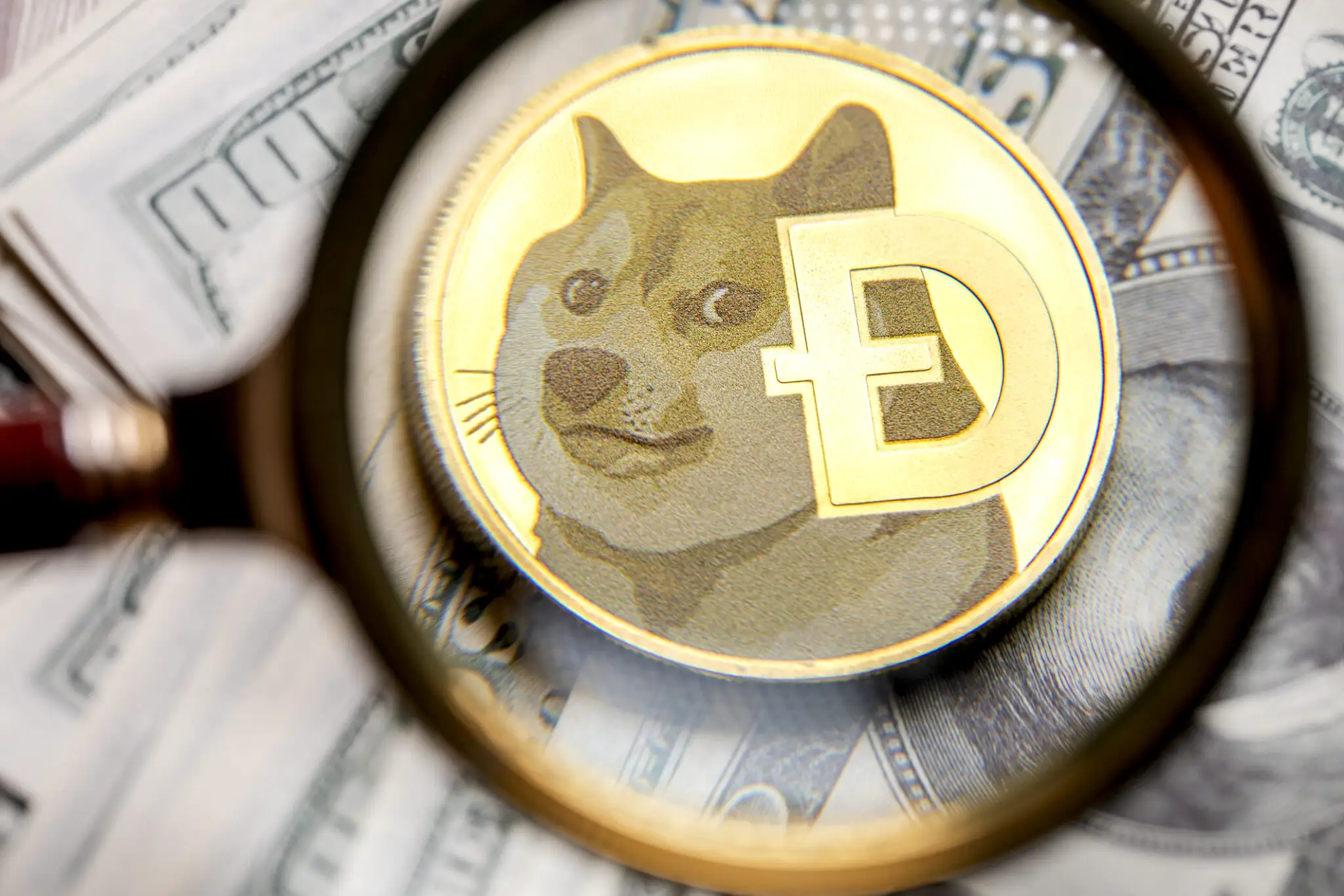 Dogecoin Faces Critical Test at $0.10 After Weekly Rally