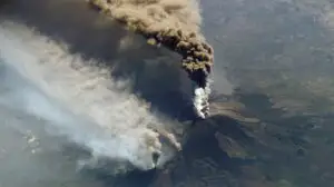 Haos pe aeroporturi în plin sezon turistic. Zborurile sunt anulate după ce norul de cenușă de la Etna a ajuns deasupra Maltei