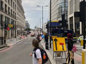 Haos în Marea Britanie. London Bridge a fost închis. Pirotehniștii au intervenit